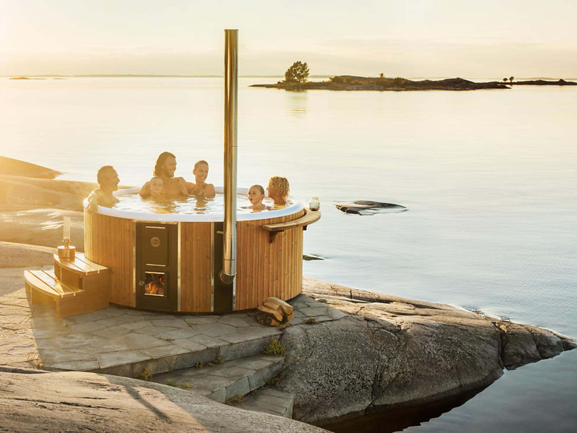Wood-fired hot tub from Skargards - Swedish hot tubs for sale